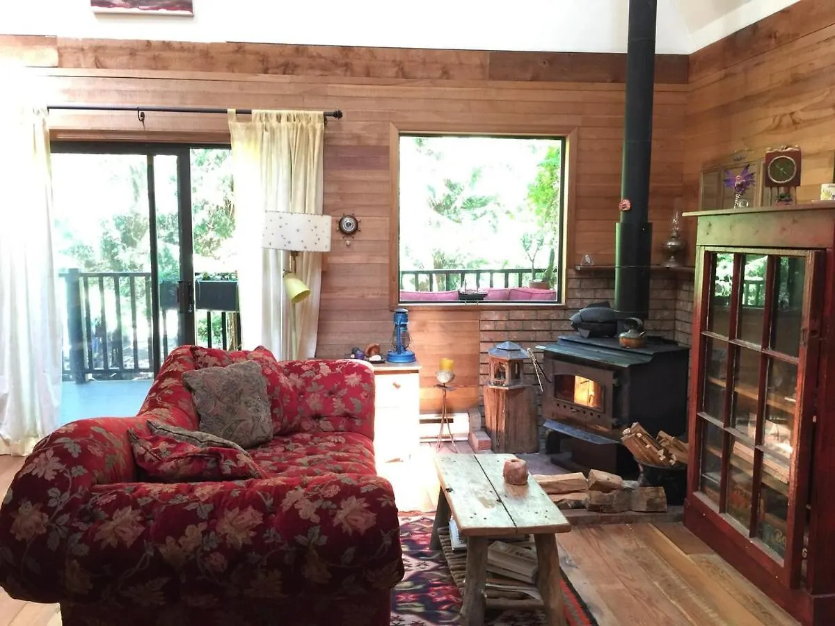 Holiday home Gabriola Cottage With Gorgeous Garden Near Ocean Canada
