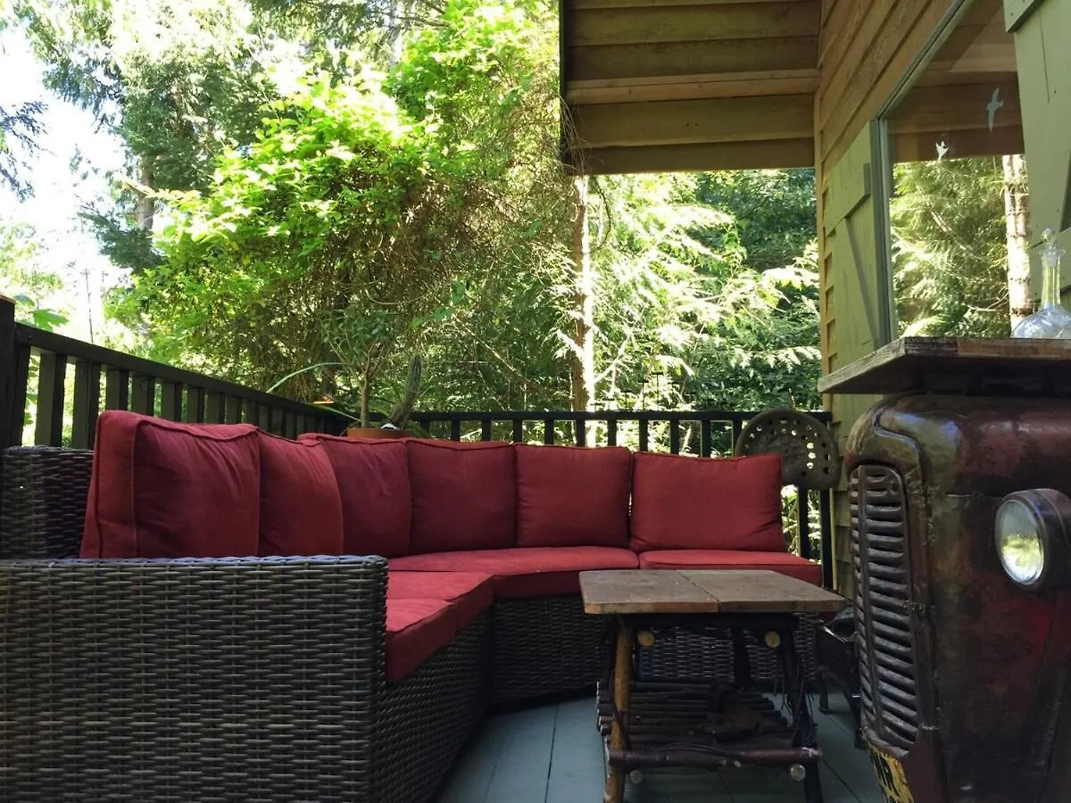 Holiday home Gabriola Cottage With Gorgeous Garden Near Ocean Canada