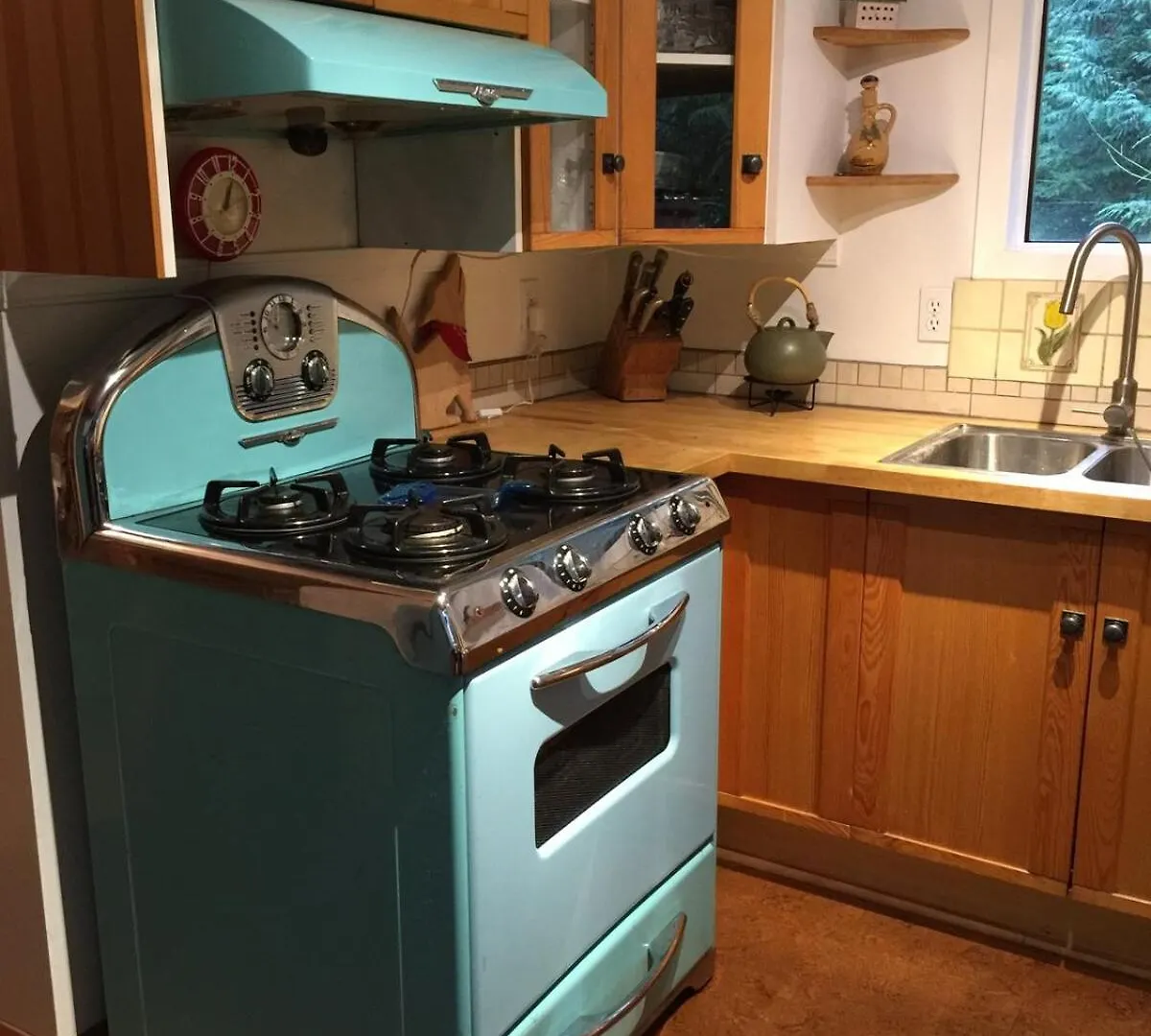 Gabriola Cottage With Gorgeous Garden Near Ocean 0*,